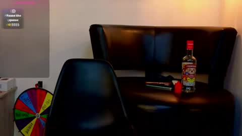 Snapshot of apolo_ryder chatting on June 17, 5:58 pm APOLO online show from June 17, 5:58 pm