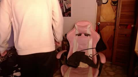 Andres online show from April 3, 10:19 pm