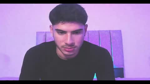 apologray__ online show from April 14, 8:04 pm