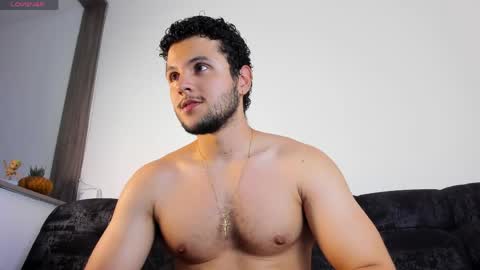 Snapshot of apoloklein_ chatting on May 20, 3:24 am Apolo Klein online show from May 20, 3:24 am