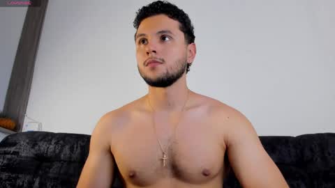 Snapshot of apoloklein_ chatting on May 25, 6:36 pm Apolo Klein online show from May 25, 6:36 pm