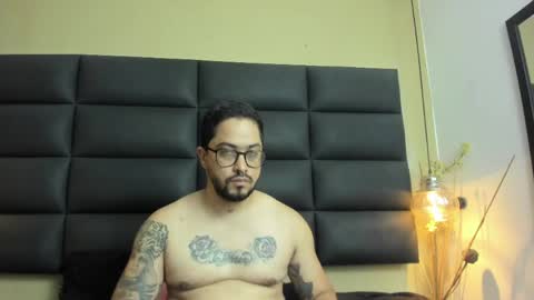 Snapshot of apolomarcos_ chatting on April 17, 4:26 am marcos online show from April 17, 4:26 am