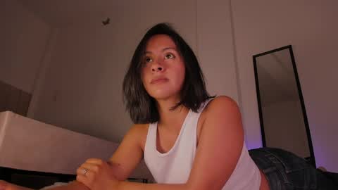 Anny online show from April 4, 5:32 pm