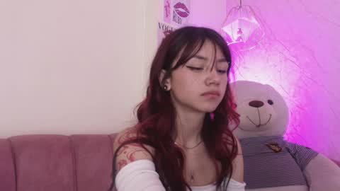 Snapshot of april_bennett chatting on October 7, 4:59 pm online show from October 7, 4:59 pm
