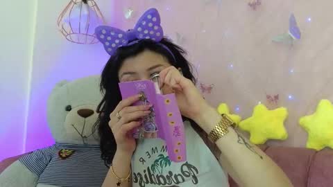   online show from November 27, 1:02 pm