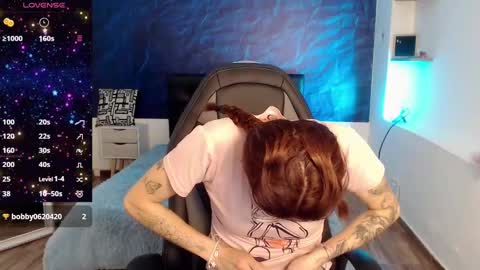 Snapshot of april_dumont chatting on December 10, 1:00 pm April online show from December 10, 1:00 pm