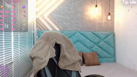 Snapshot of april_dumont chatting on February 21, 1:00 pm April online show from February 21, 1:00 pm