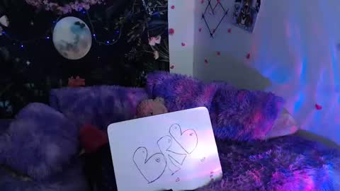 april_l6 online show from January 20, 8:40 pm