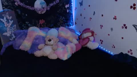 april_l6 online show from October 6, 11:46 pm