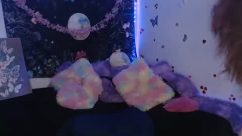 april_l6 online show from October 16, 11:17 pm