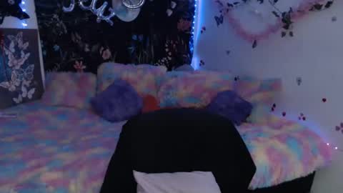 april_l6 online show from February 28, 11:17 pm