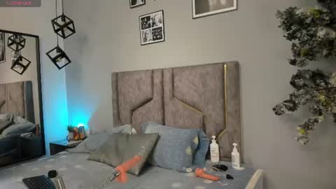 aprilberri online show from June 21, 3:31 am