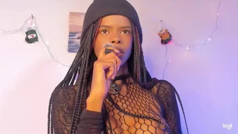 aprillebony319262 online show from December 18, 12:06 am