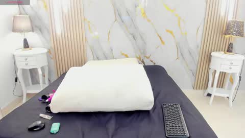 aprillross online show from April 13, 12:54 pm