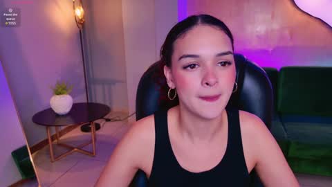 Snapshot of aprilrhodes_ chatting on December 27, 9:17 am April Rhodes online show from December 27, 9:17 am