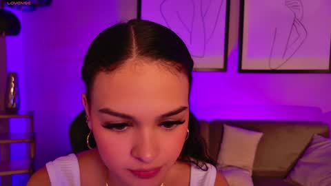 Snapshot of aprilrhodes_ chatting on January 28, 7:11 am April Rhodes online show from January 28, 7:11 am