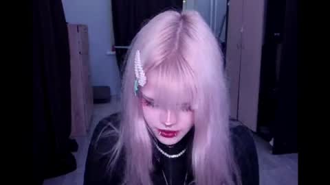 Alice D online show from April 20, 6:31 pm