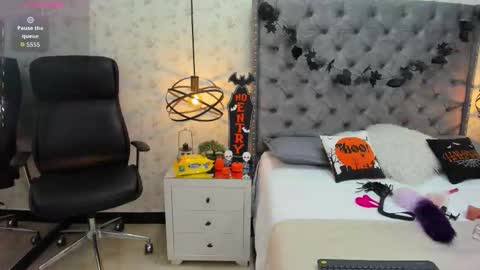 April online show from October 20, 7:14 pm