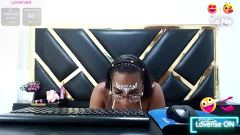Snapshot of aprilycrystal chatting on April 8, 11:43 am april y crystal online show from April 8, 11:43 am
