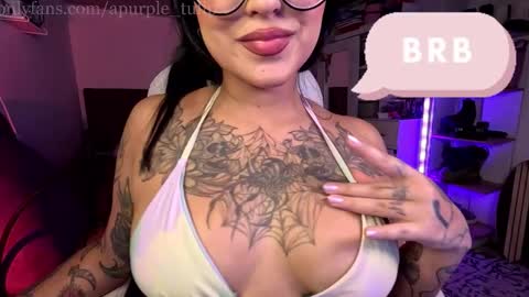 Snapshot of apurple_tulip chatting on March 10, 6:35 pm online show from March 10, 6:35 pm