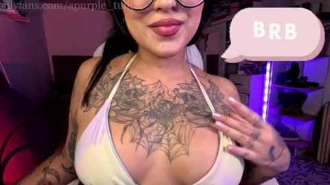 Snapshot of apurple_tulip chatting on April 5, 4:53 am online show from April 5, 4:53 am