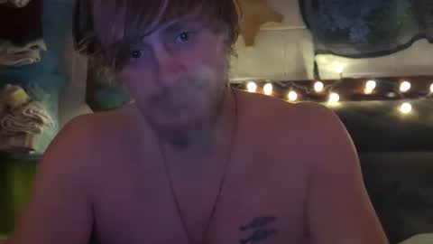 Snapshot of aquarius4220 chatting on December 20, 7:55 am Aquarius420 online show from December 20, 7:55 am