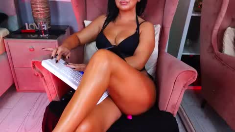 AQueenMonica online show from September 25, 10:41 am