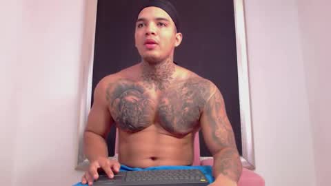 Snapshot of aquiles_elpapi chatting on September 14, 8:52 pm AquilesElpapi online show from September 14, 8:52 pm