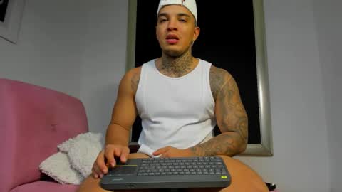 Snapshot of aquiles_elpapi chatting on September 20, 3:07 am AquilesElpapi online show from September 20, 3:07 am
