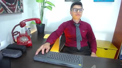aquilestaylor online show from July 12, 12:51 pm