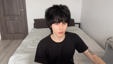 zik and kris online show from April 7, 1:44 pm