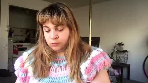 Snapshot of arabbustybeauty chatting on April 17, 3:37 pm BustyPrincessLeila online show from April 17, 3:37 pm