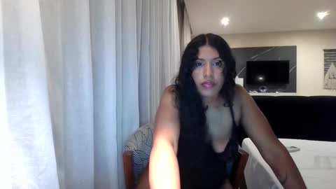 Snapshot of arabiangoddess3 chatting on June 9, 12:44 am Monet online show from June 9, 12:44 am