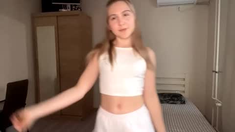 Emi online show from November 10, 12:04 pm