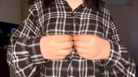 Emi online show from April 14, 4:24 pm