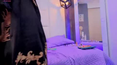 Snapshot of aranza_jones chatting on April 16, 1:45 pm Aranza online show from April 16, 1:45 pm