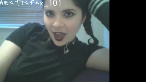 Snapshot of arcticfox_101 chatting on March 19, 5:28 pm Daisy online show from March 19, 5:28 pm