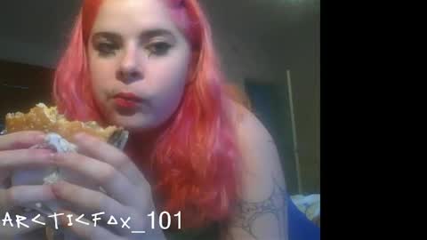 Snapshot of arcticfox_101 chatting on June 6, 11:04 am Daisy online show from June 6, 11:04 am
