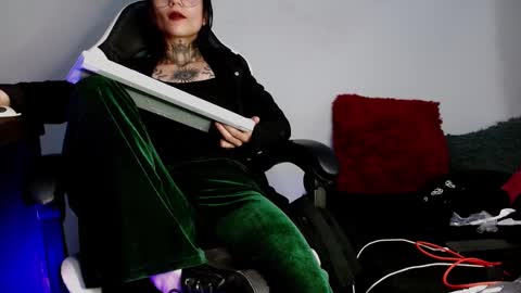 Snapshot of ardat_lili69 chatting on December 19, 7:18 pm Ardat lili69 online show from December 19, 7:18 pm