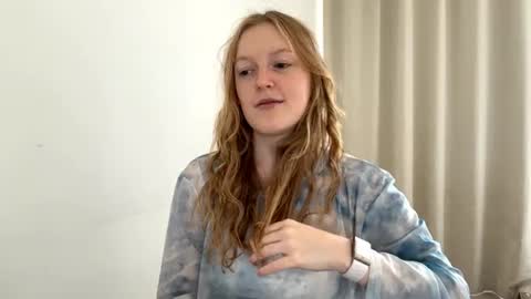 Snapshot of ardellleclair chatting on June 24, 5:06 am Ariana online show from June 24, 5:06 am
