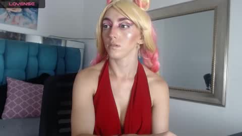 Snapshot of arenita__stone chatting on December 5, 8:44 pm Sharlotte online show from December 5, 8:44 pm