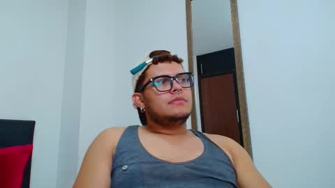 Snapshot of ares_morphy chatting on March 8, 9:51 pm Ares online show from March 8, 9:51 pm