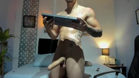 Snapshot of ares_parker chatting on May 20, 9:32 pm ares_parker online show from May 20, 9:32 pm