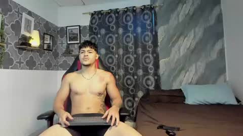 ares_parker online show from June 21, 8:55 pm