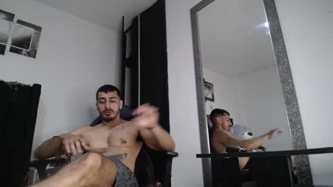 Snapshot of ares_xxxx chatting on December 12, 1:39 pm ARES online show from December 12, 1:39 pm