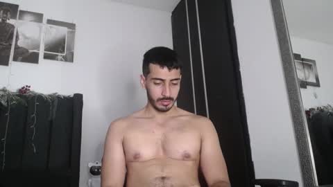 Snapshot of ares_xxxx chatting on December 19, 11:18 am ARES online show from December 19, 11:18 am
