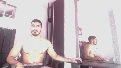 Snapshot of ares_xxxx chatting on December 22, 11:33 am ARES online show from December 22, 11:33 am