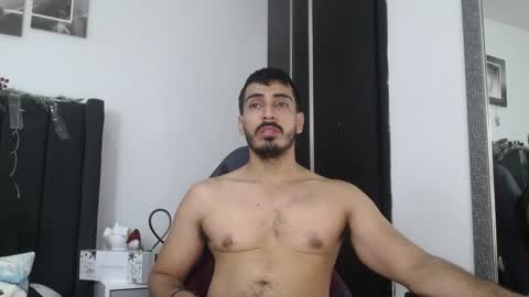 Snapshot of ares_xxxx chatting on December 29, 12:23 pm ARES online show from December 29, 12:23 pm
