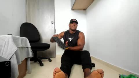 Snapshot of arex_black chatting on April 20, 9:16 pm Alex online show from April 20, 9:16 pm