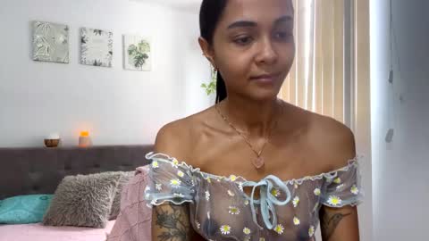 Snapshot of ari____ chatting on June 9, 5:35 pm Aria online show from June 9, 5:35 pm
